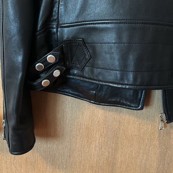 Size M Andrew Marc black leather jacket - Picture 4 of 5